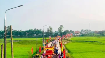 ما الذي يجعل منطقة كوانغ نام إحدى أغنى الوجهات السياحية بالمهرجانات؟